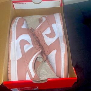 Women’s Nike Dunks Low 9.5 Rose Whisper